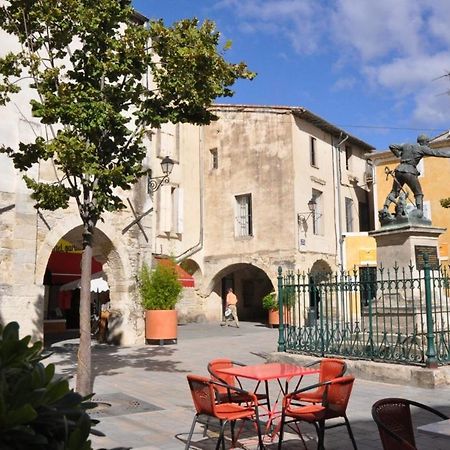 Maison entière, 2 chambres avec parking privé gratuit Lunel  Extérieur photo